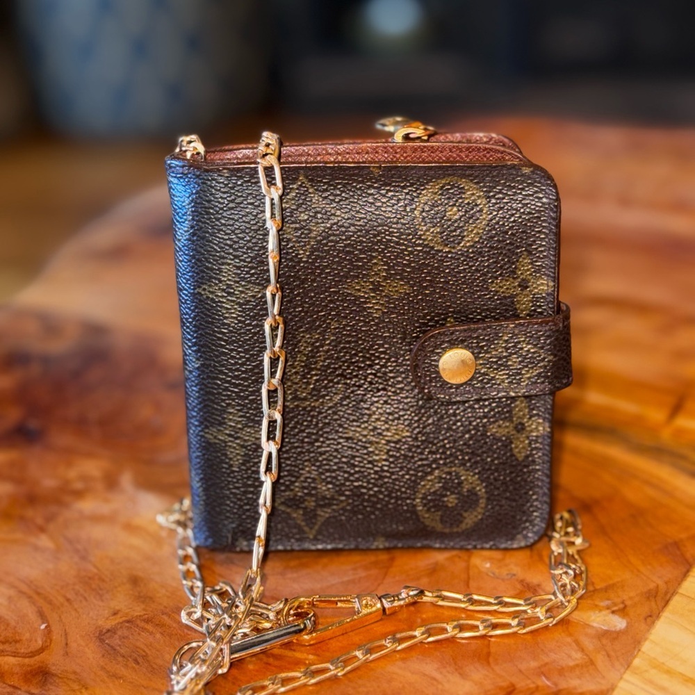 Louis Vuitton, authentic vintage compact wallet with unbranded chain - Picture 3 of 17
